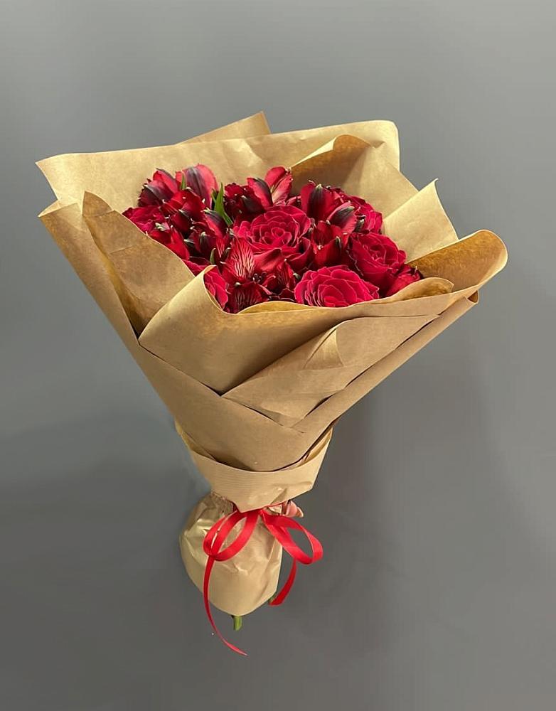 Букет цветов из: Альстромерии и Розы в Вихоревке