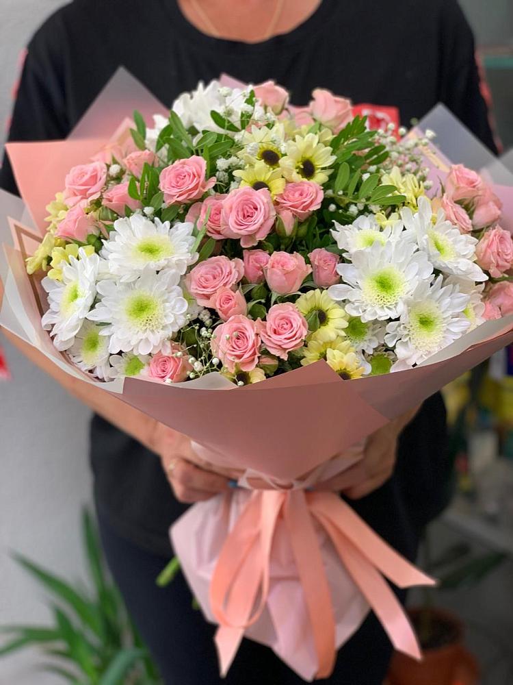 Букет цветов из: Розы и Хризантемы в Вихоревке