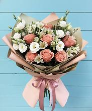 Букет цветов из:  Розы, Альстромерии и Лизиантусы в Вихоревке