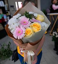 Букет цветов из:  Герберы, Розы и Хризантемы в Вихоревке