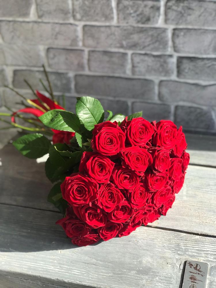 Букет Красные розы Фридом в Вихоревке