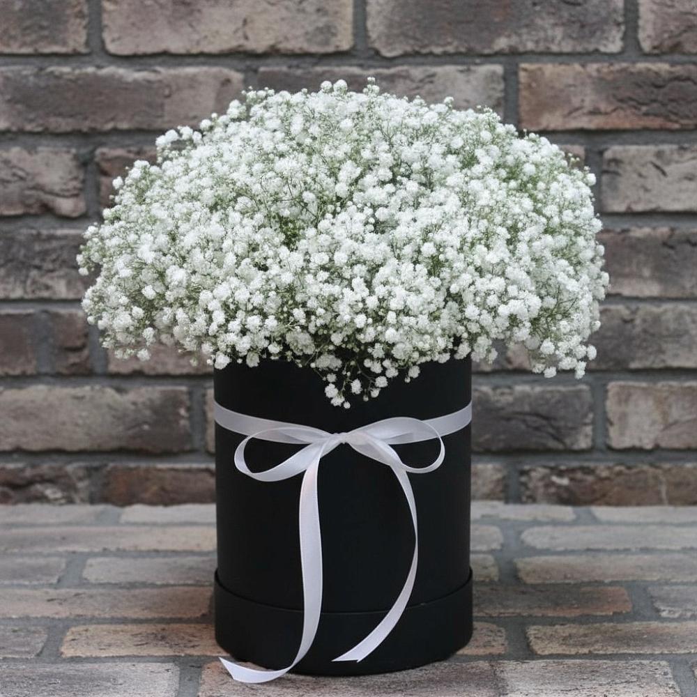 Цветочная композиция из Гипсофила в шляпной коробке в Вихоревке