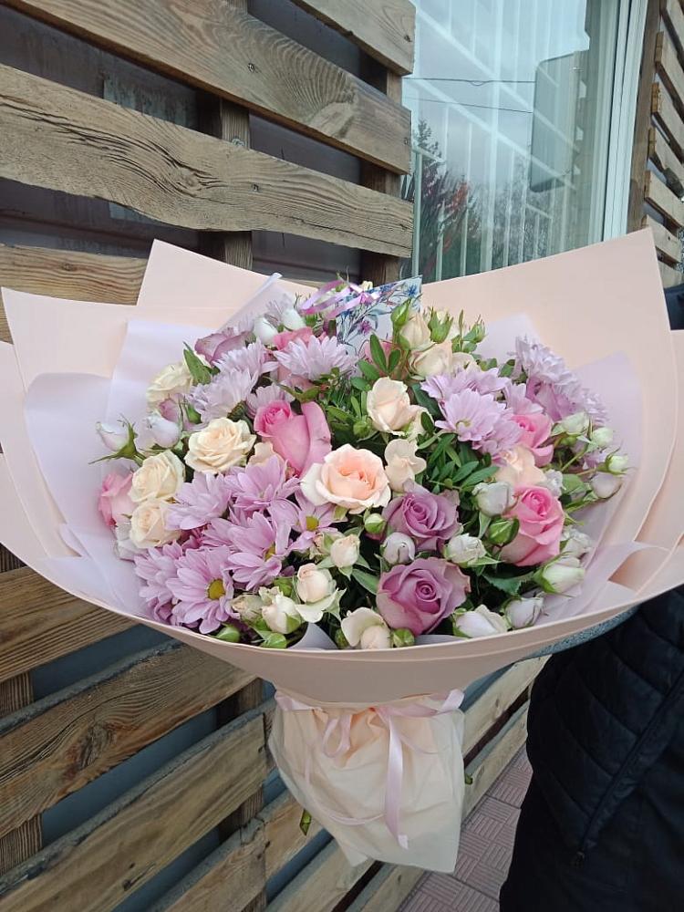 Букет цветов из: Розы и Хризантемы в Вихоревке