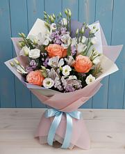 Букет цветов из:  Лизиантусы, Розы, Альстромерии и Гипсофила в Вихоревке