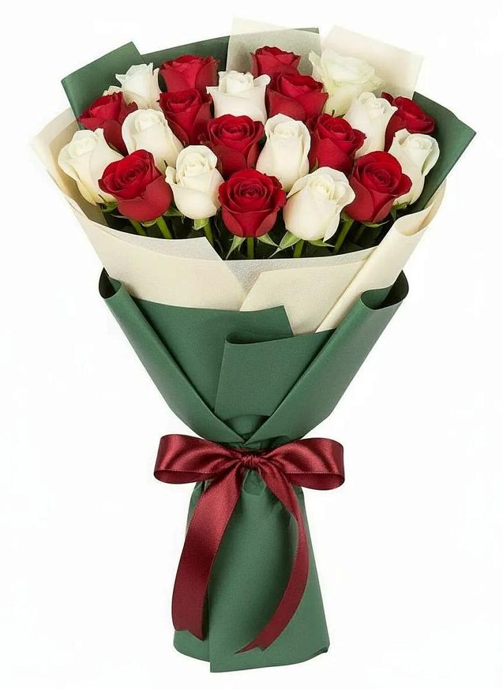 Букет Микс из красных и белых роз в Вихоревке