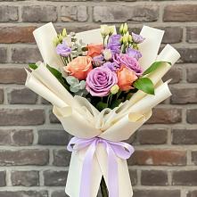 Букет цветов из:  Лизиантусы и Розы в Вихоревке