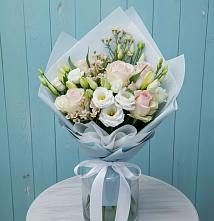 Букет цветов из:  Розы и Лизиантусы в Вихоревке