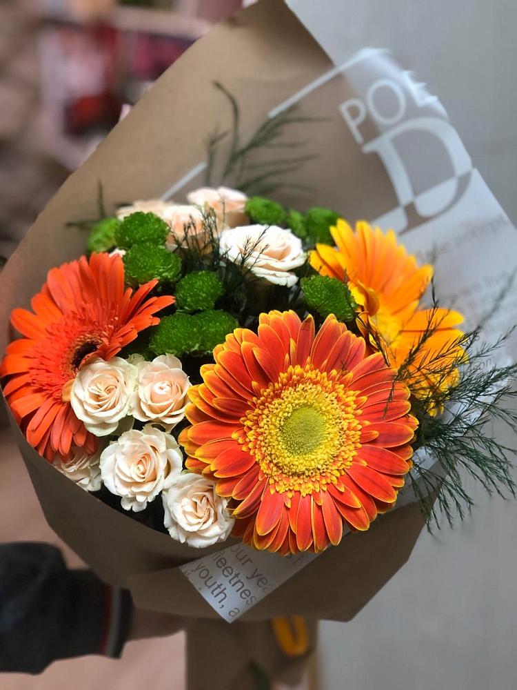 Букет цветов из: Герберы, Хризантемы и Розы в Вихоревке