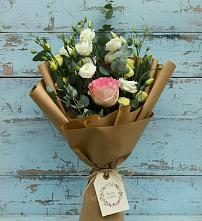 Букет цветов из:  Розы и Лизиантусы #REPLACE_PRED# Вихоревке